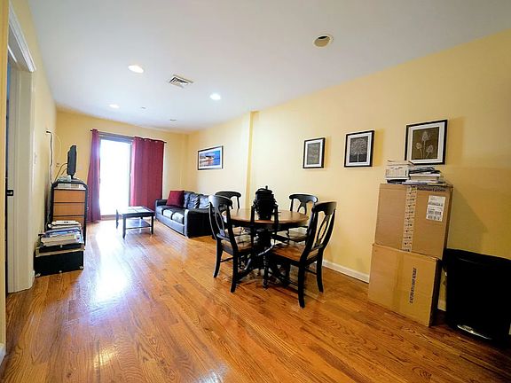 4th image of 2707 23rd Ave APT 1B