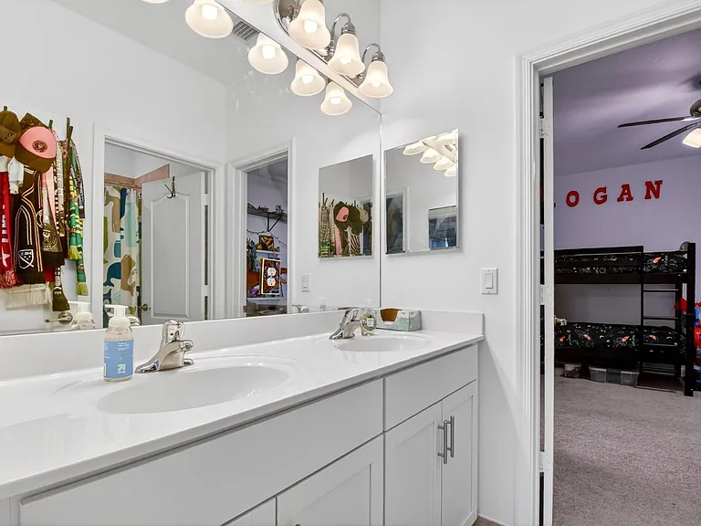 9062 Gulf Cove Dr — Photo 44