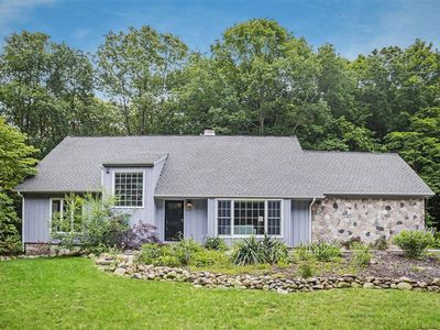 7100 River Valley Dr SE, Alto, MI, 49302