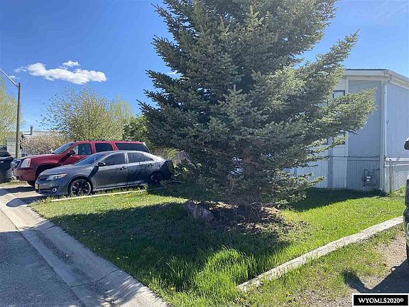 4th image of 50 E Hillcrest Dr