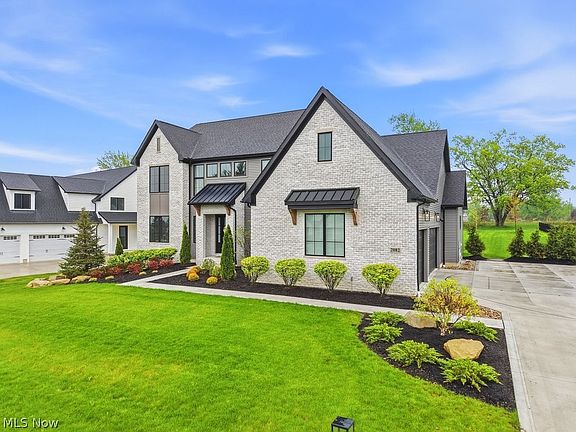 2nd image of 2082 Lanterman Cir