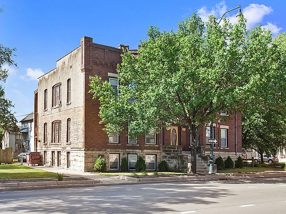 3rd image of 364-366 Western Avenue