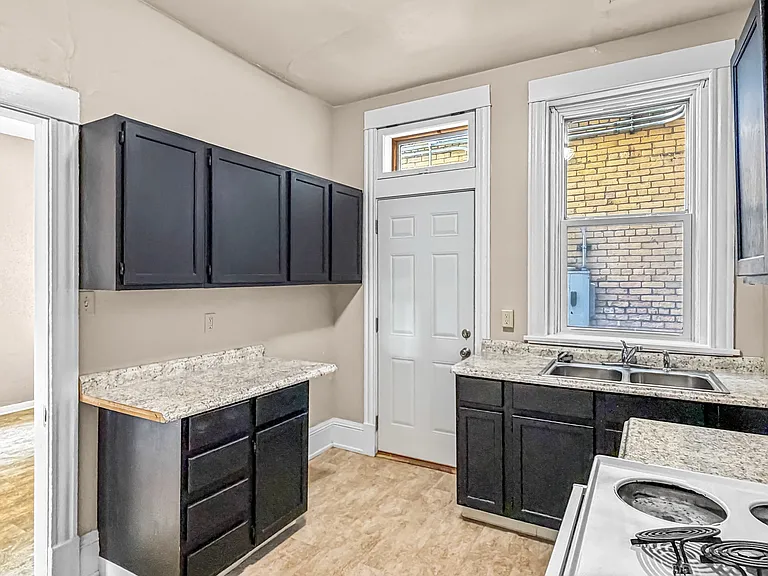 221 Chestnut St #221 — Photo 7