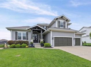7019 Apache Dr, Shawnee, KS 66226