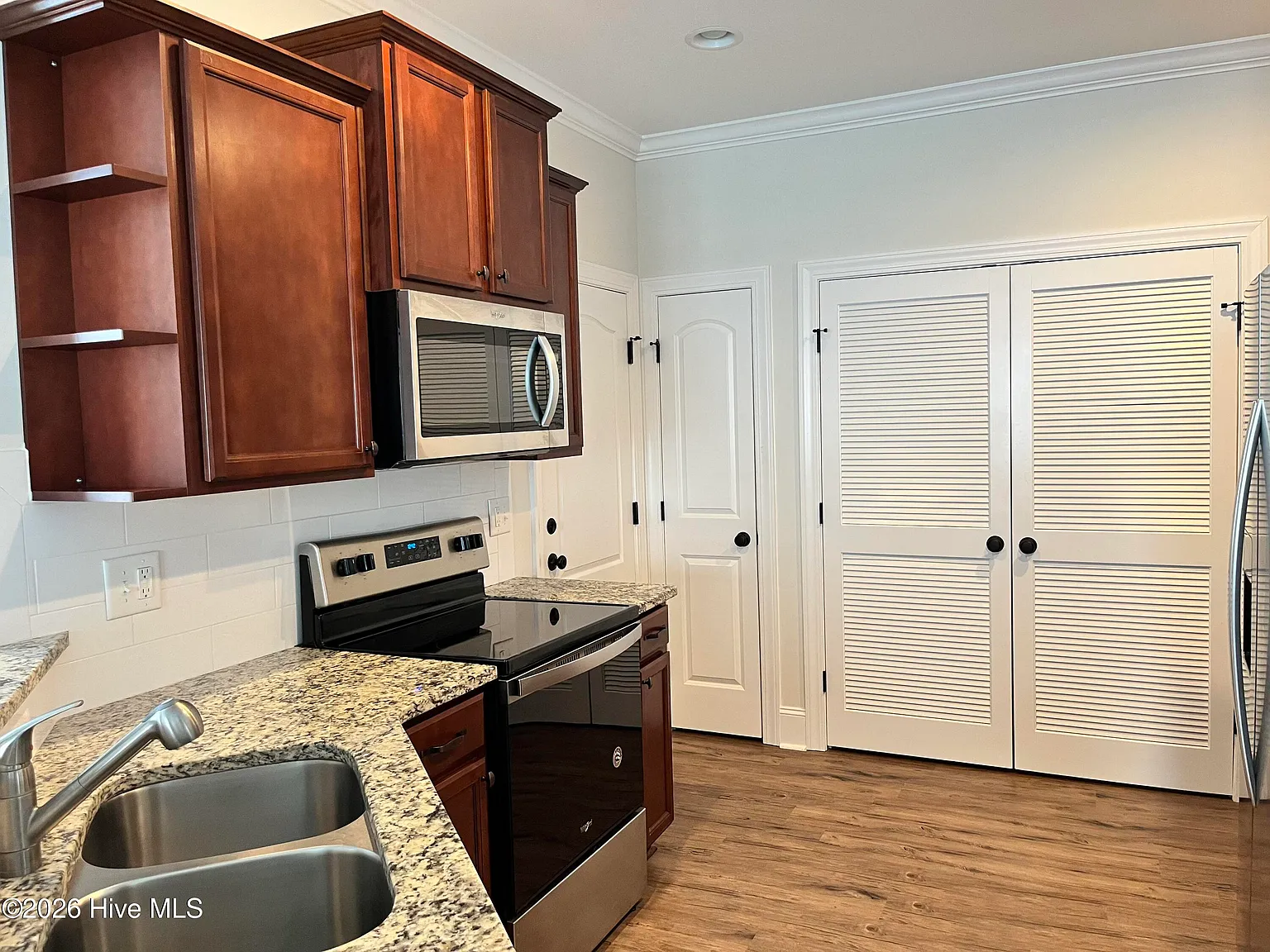 3 bed, 2.0 bath, 1400 sqft, $1,750 — Photo 4