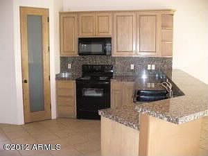 Kitchen w/pantry