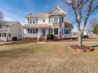 807 Fairview Rd, Greer, SC 29651