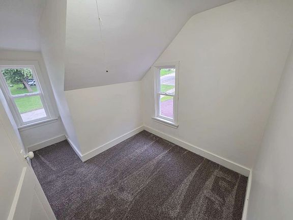 3rd image of 318 W 4th St
