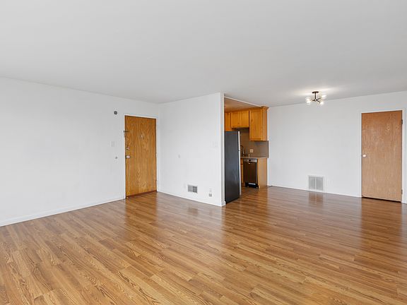 4th image of 40 Crestline Dr APT 5