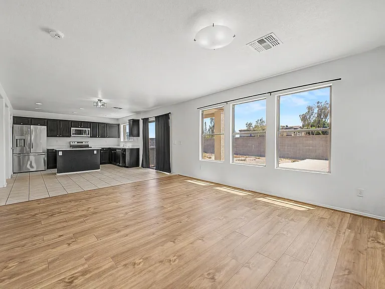 559 W Viola St — Photo 13