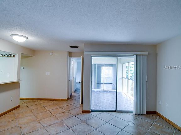 4th image of 2121 Wood St Unit A203