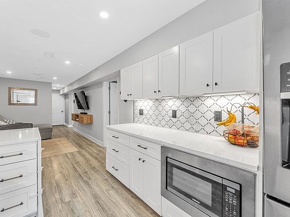 4th image of 222 Roslindale Ave Floor 1