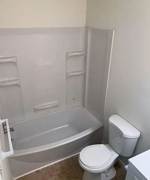 133 Holmes St — Photo 3