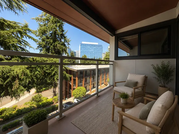 130 105th Ave SE APT 302, Bellevue, WA 98004