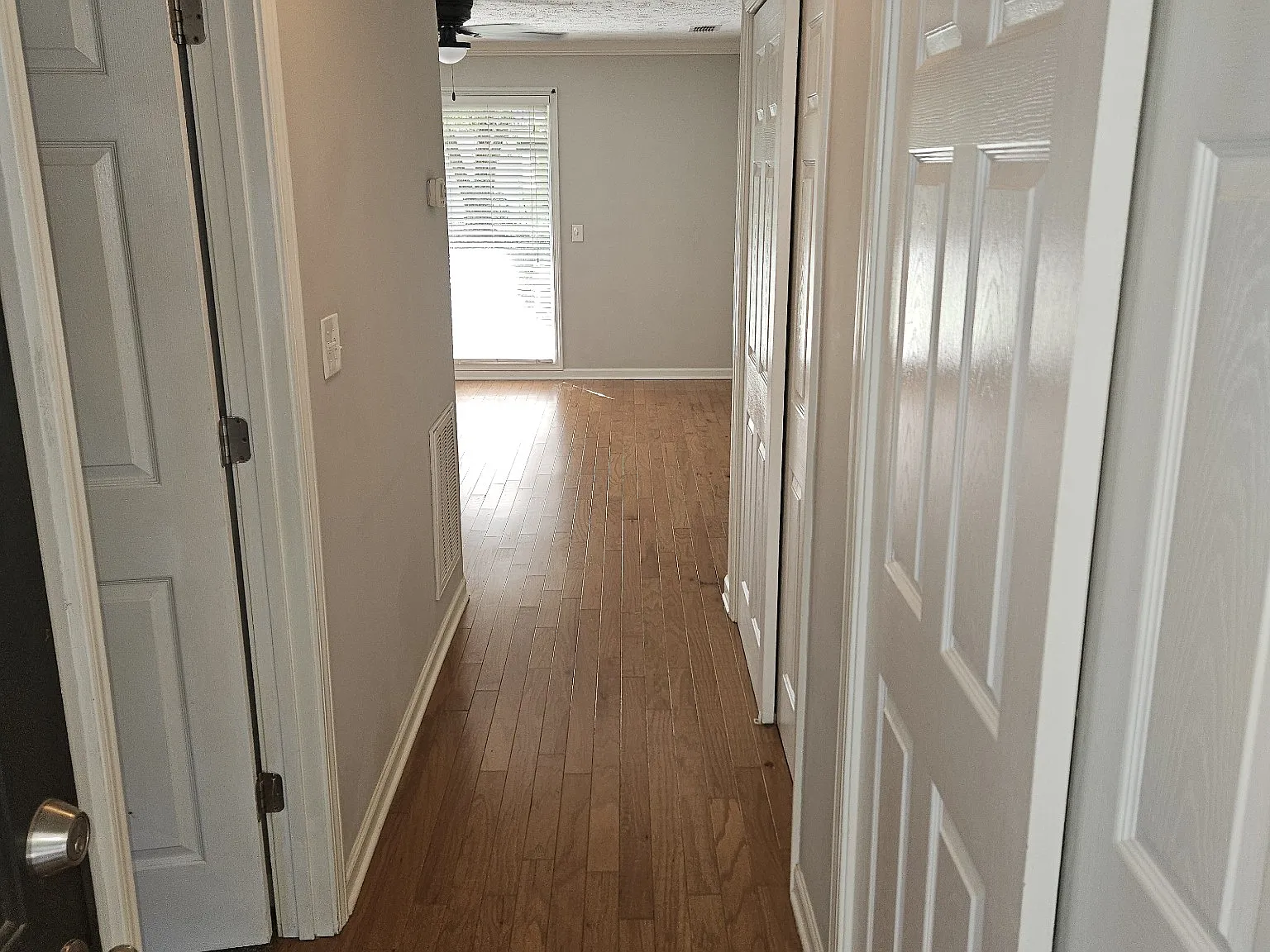 1 bed, 1.0 bath, 688 sqft, $1,150 — Photo 3