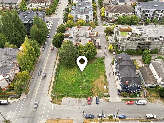 5th image of 2381 Shaughnessy St