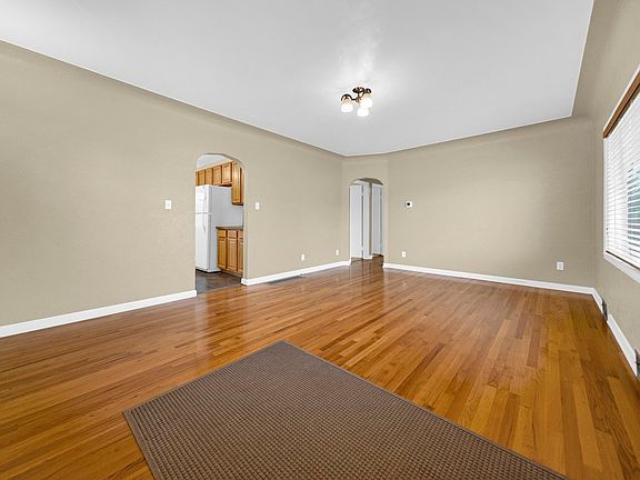 3rd image of 409 McKinley St
