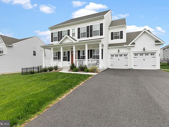 3rd image of 203 Colorado Ct