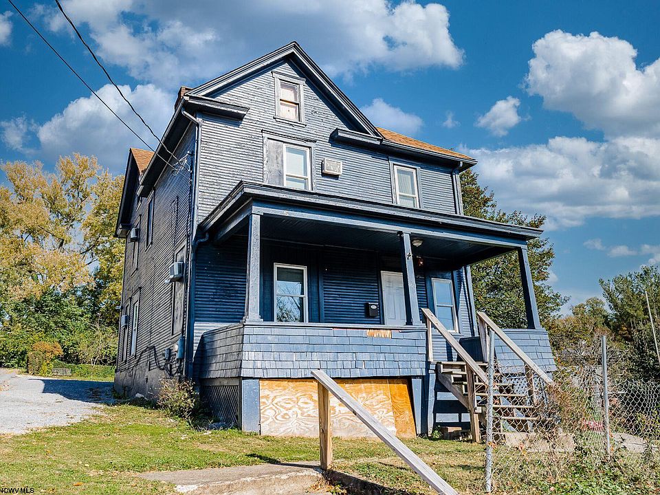 1st image of 400 Fife St