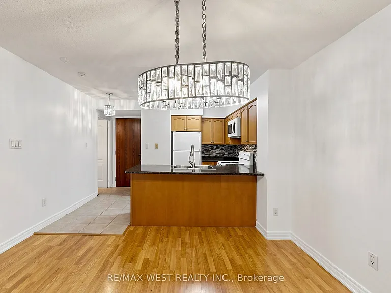 2772 Keele St #505 — Photo 8