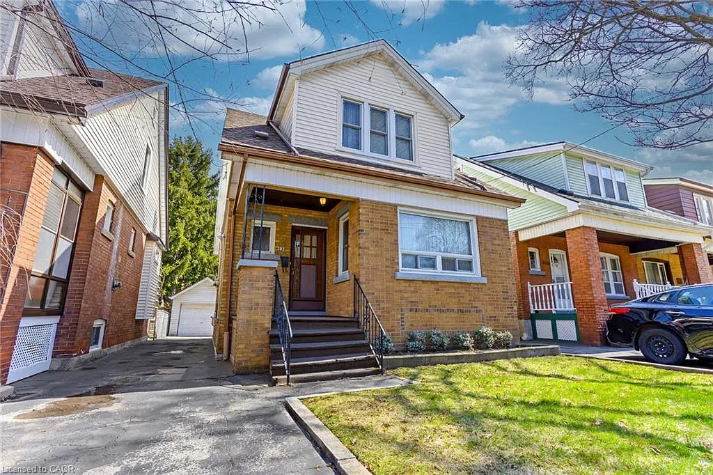 203 Balmoral Ave S photo 1