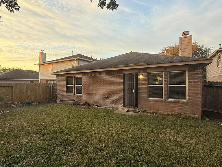 17719 Scarlett Falls Ln — Photo 24