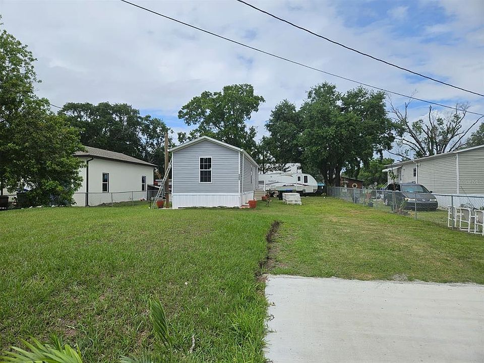 1st image of 123 4th St