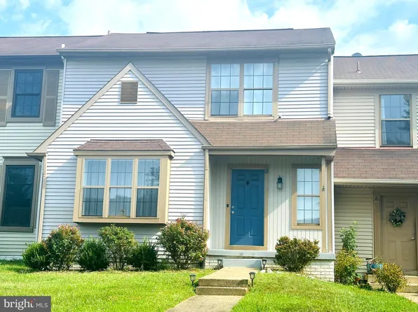 8 Haxall Ct, Sterling, VA 20165