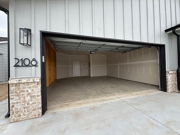 2nd image of 2118 E Plaza Ct #1