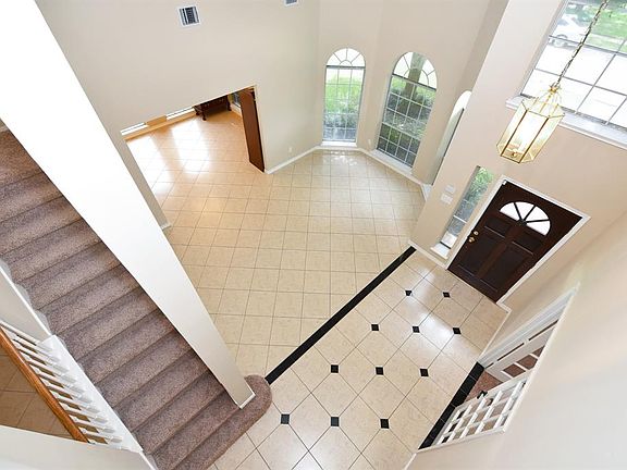 3rd image of 4231 Flora Dr