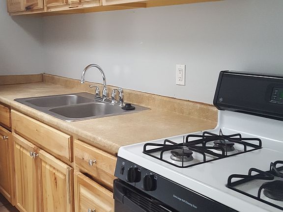 2nd image of 312 Pennsylvania St NE