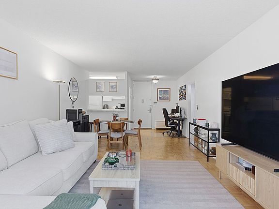 3rd image of 280 Park Ave S APT 5L