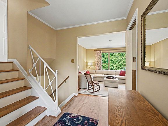 3rd image of 2075 Georgetown Blvd