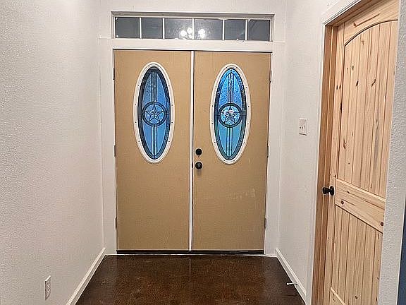 3rd image of 153 Wood Manor Ln
