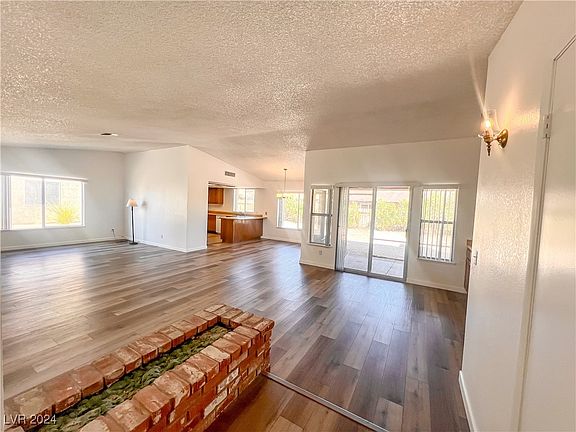 4th image of 1668 Rockwell Ln