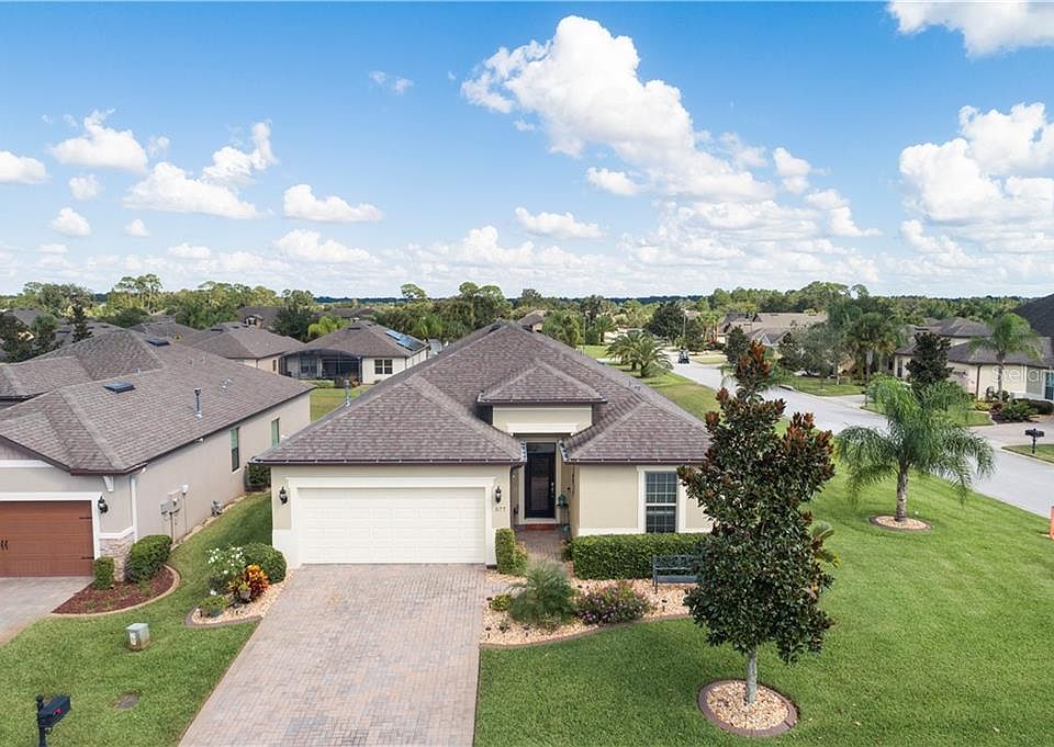1st image of 577 Grande Dr