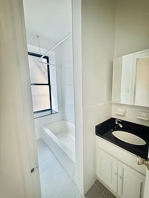 Bathroom, photo 2