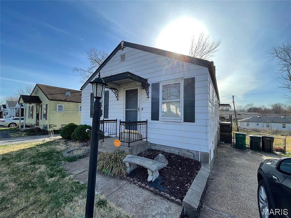 1st image of 9855 Green Valley Dr