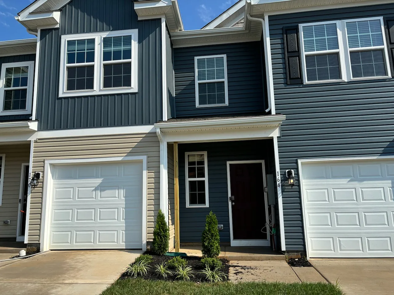 3 bed, 2.5 bath, 1500 sqft, $1,800 — Photo 1