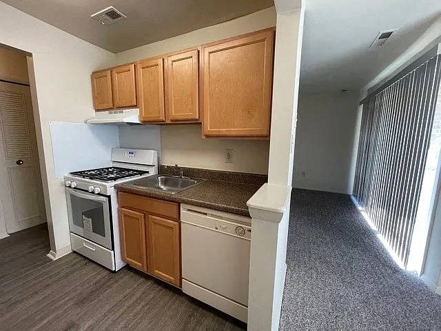 Autumn Ridge Apartments — Photo 66