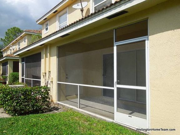 Covered & Screened Patio
