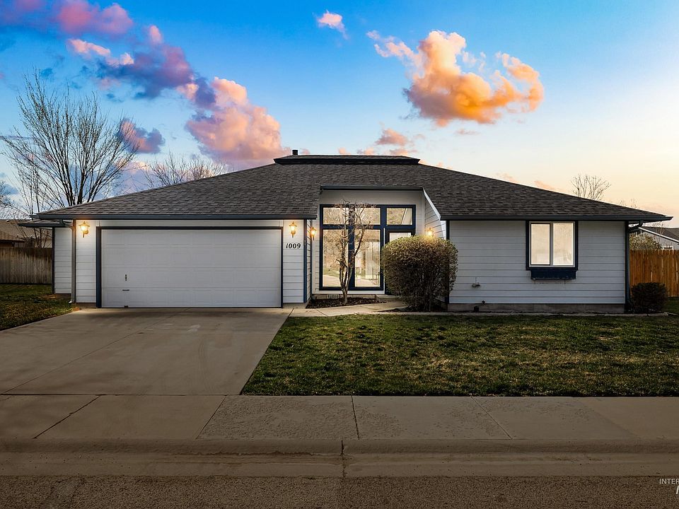 1st image of 1009 W Crest Wood Cir