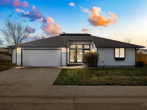 1009 W Crest Wood Cir, Meridian, ID 83642
