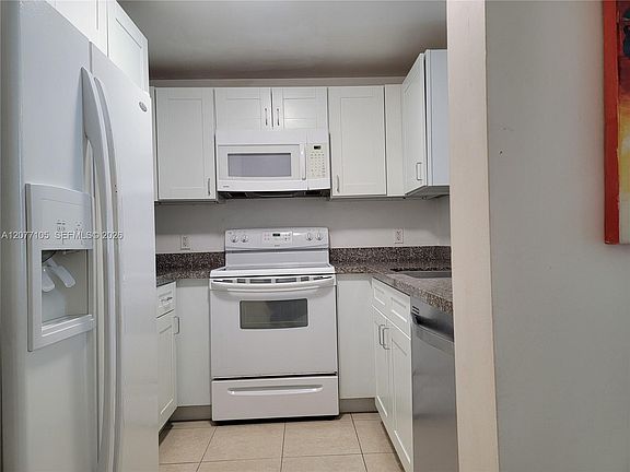 4th image of 185 SE 14th Ter APT 1101