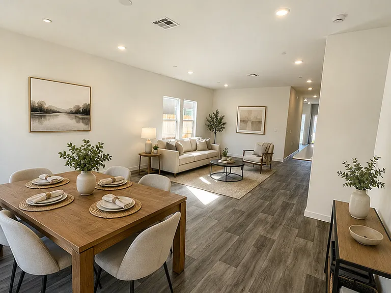 1027 Deerhorn Dr W — Photo 4