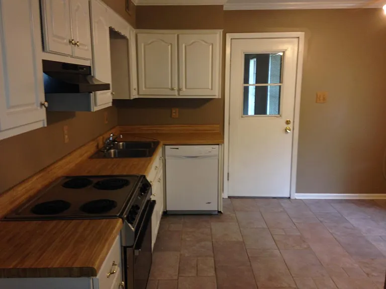 7078 Tulip Trail Dr — Photo 8