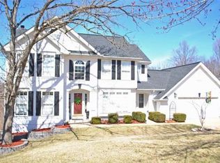 1021 Park Forest Pl, Ballwin, MO 63021
