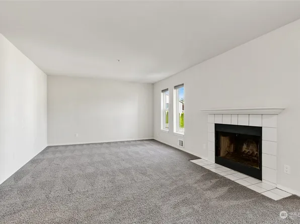 9727 18th Avenue W #A201, Everett, WA 98204