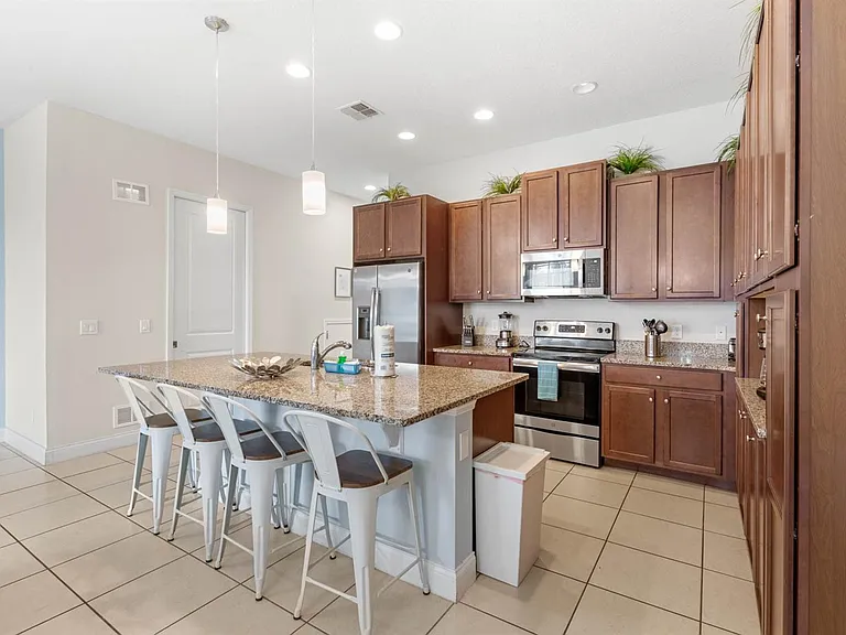 154 Captiva Dr — Photo 6