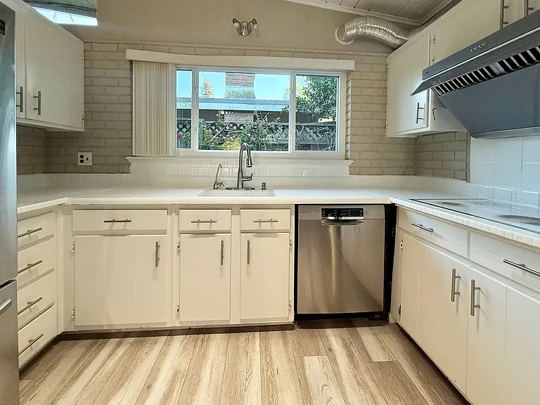 435 Dell Ave — Photo 8